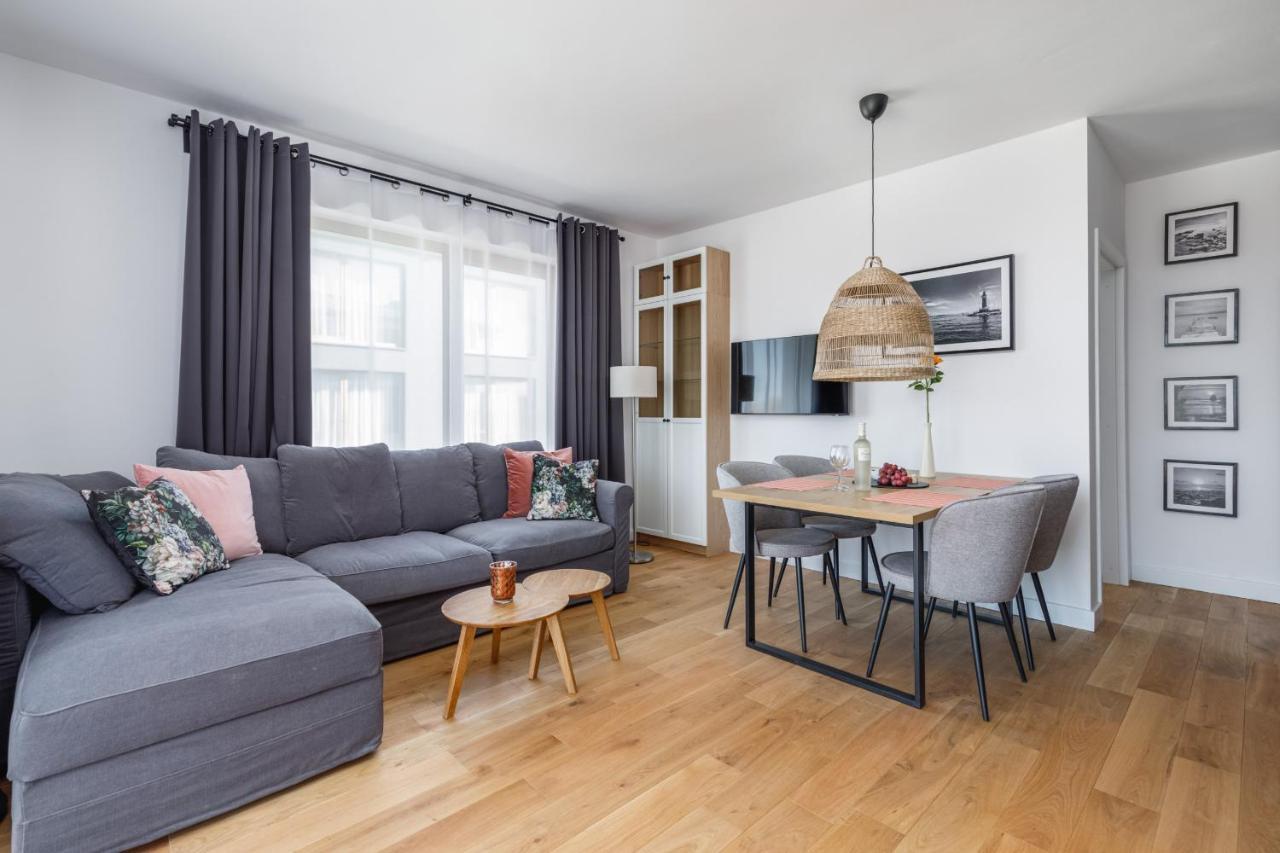 Modern & Spacious Baltin Blu By Renters
