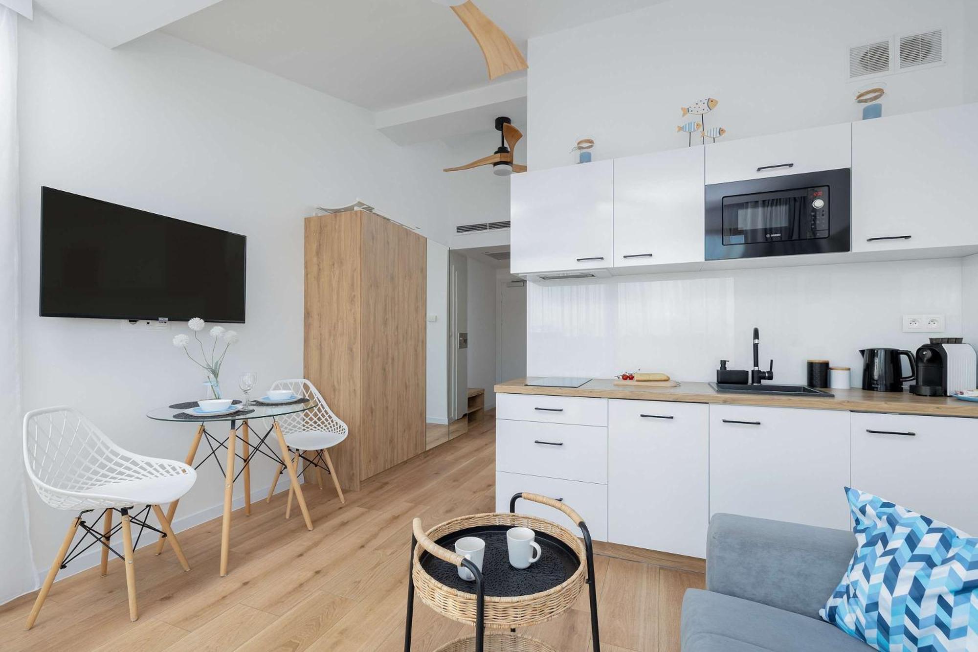 Modern & Spacious Baltin Blu By Renters Sarbinowo