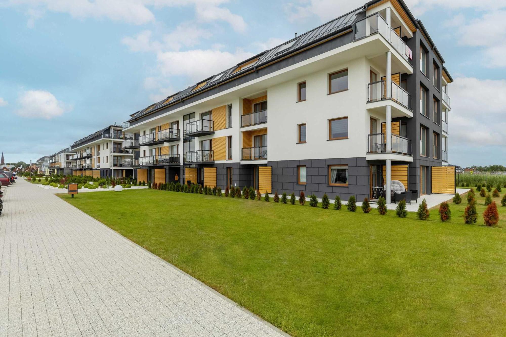 Modern & Spacious Baltin Blu By Renters